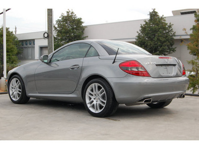 mercedes benz slk class 2009 silver slk300 gasoline 6 cylinders rear wheel drive automatic 77002