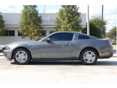 ford mustang 2011 gray coupe v6 gasoline 6 cylinders rear wheel drive automatic 77002