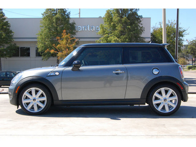mini cooper 2008 gray hatchback s gasoline 4 cylinders front wheel drive automatic 77002