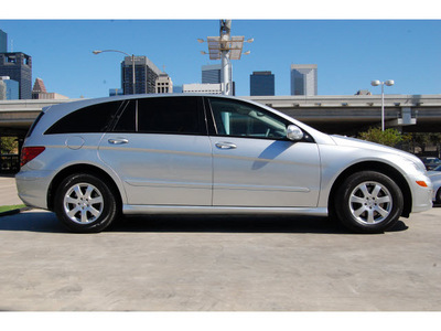 mercedes benz r class 2006 silver suv r350 gasoline 6 cylinders all whee drive automatic 77002