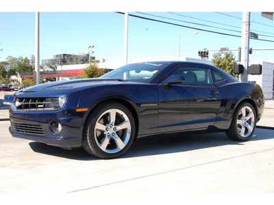 chevrolet camaro 2010 blue coupe ss gasoline 8 cylinders rear wheel drive automatic 77002