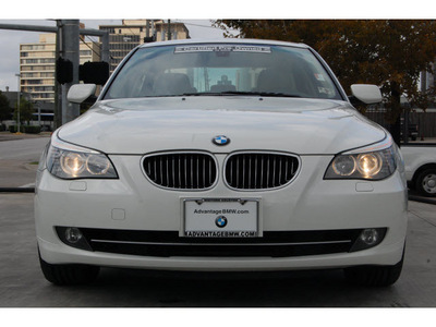 bmw 5 series 2009 white sedan 528i gasoline 6 cylinders rear wheel drive automatic 77002