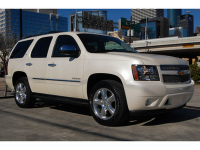 chevrolet tahoe 2009 white suv ltz gasoline 8 cylinders 2 wheel drive automatic 77002