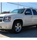 chevrolet tahoe 2009 white suv ltz gasoline 8 cylinders 2 wheel drive automatic 77002