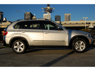 bmw x5 2008 silver suv 4 8i gasoline 8 cylinders all whee drive automatic 77002