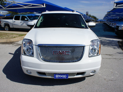 gmc yukon xl 2009 white suv denali gasoline 8 cylinders all whee drive shiftable automatic 76206