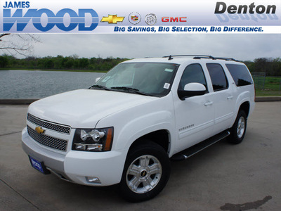 chevrolet suburban 2012 white suv lt 1500 flex fuel 8 cylinders 4 wheel drive 6 speed automatic 76206