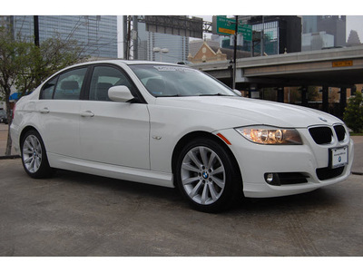 bmw 3 series 2009 white sedan 328i gasoline 6 cylinders rear wheel drive automatic 77002