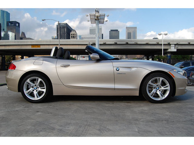 bmw z4 2009 beige sdrive35i gasoline 6 cylinders rear wheel drive automatic 77002