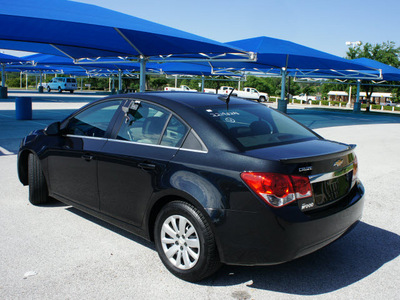 chevrolet cruze 2011 black sedan ls gasoline 4 cylinders front wheel drive 6 speed manual 76206