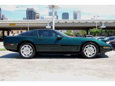 chevrolet corvette 1996 green hatchback gasoline v8 rear wheel drive 6 speed manual 77002