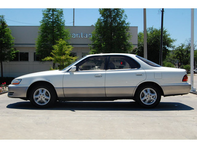 lexus es 300 1994 white sedan gasoline v6 front wheel drive automatic with overdrive 77002