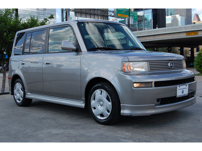 scion xb 2004 silver wagon gasoline 4 cylinders dohc front wheel drive automatic with overdrive 77002