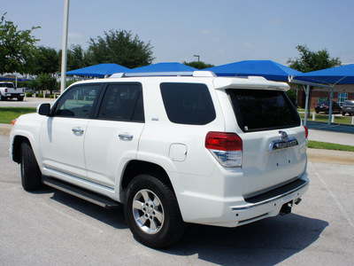 toyota 4runner 2010 white suv sr5 gasoline 6 cylinders 2 wheel drive 5 speed automatic 76206