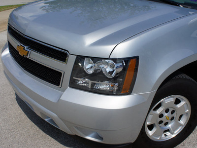 chevrolet tahoe 2012 silver suv lt flex fuel 8 cylinders 2 wheel drive 6 speed automatic 76206