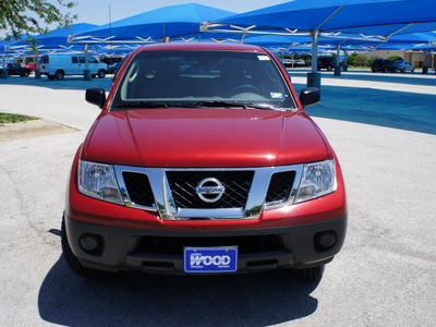 nissan frontier 2011 dk  red s gasoline 6 cylinders 2 wheel drive automatic 76206