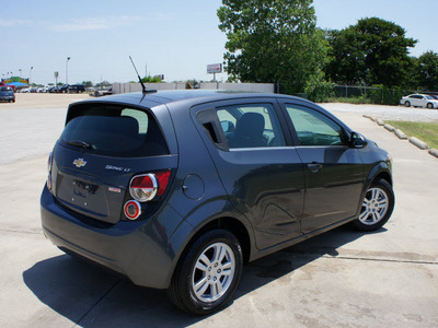 chevrolet sonic 2012 dk  gray hatchback lt gasoline 4 cylinders front wheel drive 6 speed automatic 76206