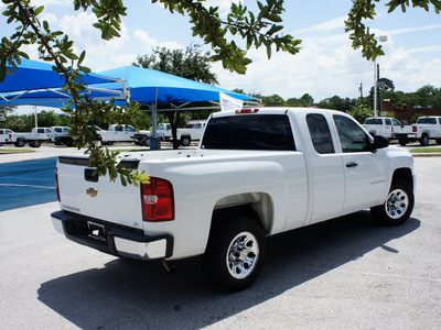 chevrolet silverado 1500 2009 white pickup truck work truck gasoline 6 cylinders 2 wheel drive automatic 76206