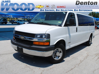 chevrolet express 2006 white van ls 3500 gasoline 8 cylinders rear wheel drive 4 speed automatic 76206