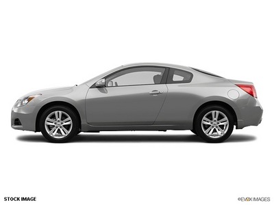 nissan altima 2012 silver coupe 2 5 s gasoline 4 cylinders front wheel drive automatic 77301