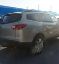 chevrolet traverse 2012 gold suv lt gasoline 6 cylinders front wheel drive 6 speed automatic 76234