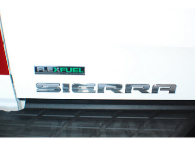 gmc sierra 1500 2012 white work truck flex fuel 8 cylinders 4 wheel drive 6 speed automatic 79015