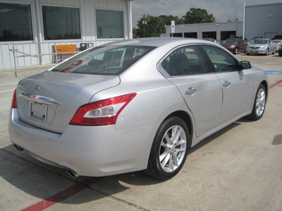 nissan maxima 2011 sil sedan s gasoline 6 cylinders front wheel drive cont  variable trans  77301