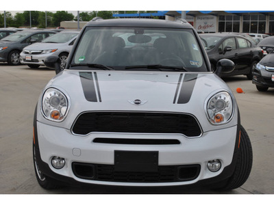 mini cooper countryman 2011 off white hatchback cntryman gasoline 4 cylinders front wheel drive 6 speed manual 78233