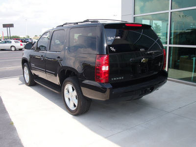 chevrolet tahoe 2008 black suv lt gasoline 8 cylinders 2 wheel drive 4 speed automatic 76234