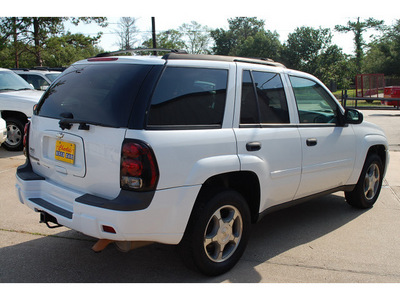 chevrolet trailblazer 2007 white suv ls gasoline 6 cylinders 4 wheel drive automatic with overdrive 77340