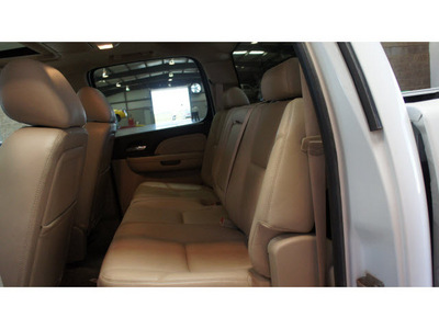 gmc sierra 1500 2011 white denali flex fuel 8 cylinders all whee drive 6 speed automatic 79015