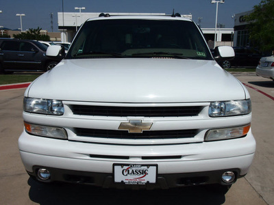 chevrolet suburban 2005 white suv 1500 z71 flex fuel 8 cylinders 4 wheel drive automatic 76018