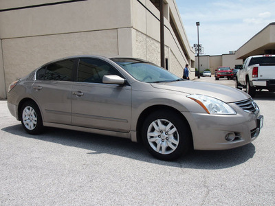 nissan altima 2011 lt  brown sedan 2 5 s gasoline 4 cylinders front wheel drive automatic 76011