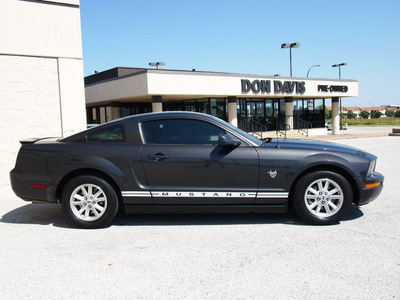 ford mustang 2009 gray coupe gasoline 6 cylinders rear wheel drive automatic with overdrive 76011