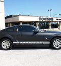 ford mustang 2009 gray coupe gasoline 6 cylinders rear wheel drive automatic with overdrive 76011