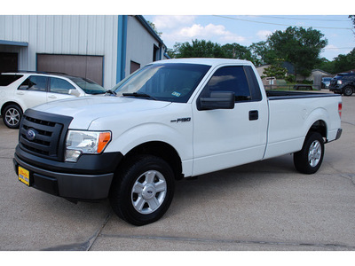ford f 150 2010 white xl gasoline 8 cylinders 2 wheel drive automatic with overdrive 77340