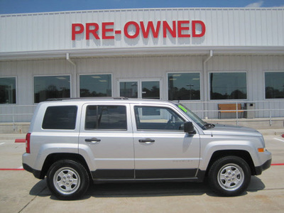 jeep patriot 2011 silver suv sport gasoline 4 cylinders front wheel drive automatic 77301