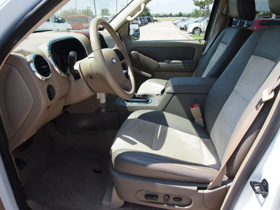 ford explorer 2007 white suv eddie bauer gasoline 6 cylinders rear wheel drive automatic with overdrive 76018