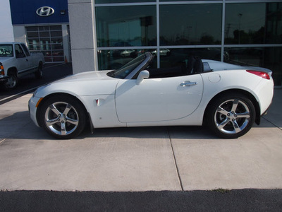 pontiac solstice 2007 white gxp gasoline 4 cylinders rear wheel drive automatic 76234