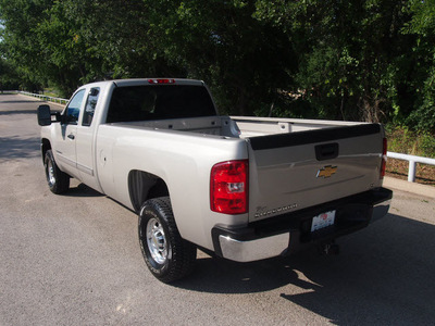 chevrolet silverado 2500hd 2009 silver pickup truck lt gasoline 8 cylinders 2 wheel drive automatic 76049