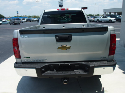 chevrolet silverado 1500 2011 silver ltz flex fuel 8 cylinders 4 wheel drive 6 speed automatic 76234