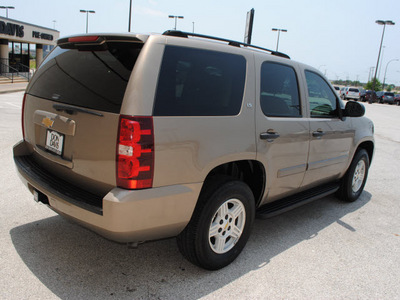chevrolet tahoe 2007 gold suv ls gasoline 8 cylinders rear wheel drive automatic 76011