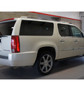 cadillac escalade 2009 white suv 8 cylinders all whee drive 6 speed automatic 79015