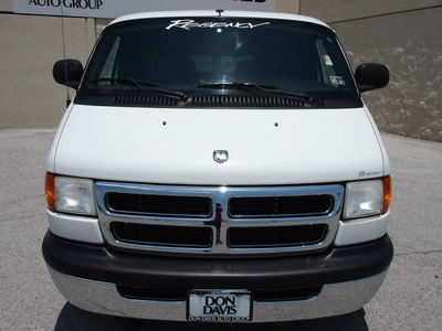 dodge ram 1500 2003 white van 8 cylinders automatic with overdrive 76011