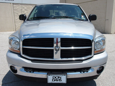 dodge ram pickup 2500 2006 silver slt diesel 6 cylinders rear wheel drive automatic with overdrive 76011