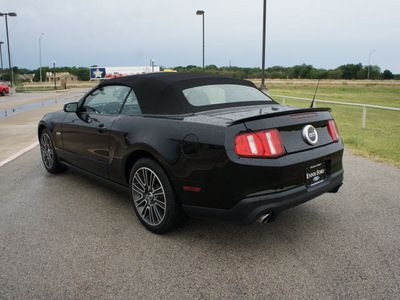 ford mustang 2011 black gt premium convertible gasoline 8 cylinders rear wheel drive automatic 75119