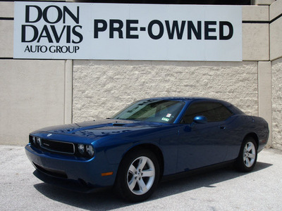 dodge challenger 2010 blue coupe se gasoline 6 cylinders rear wheel drive automatic 76011