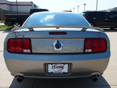 ford mustang 2008 lt  gray coupe gt premium gasoline 8 cylinders rear wheel drive automatic with overdrive 76018