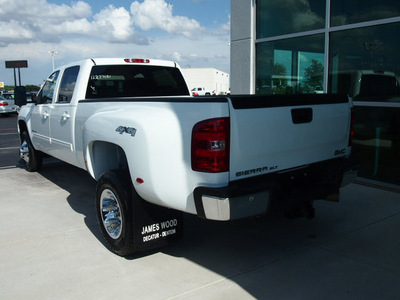 gmc sierra 3500hd 2011 white slt diesel 8 cylinders 4 wheel drive allison 76234