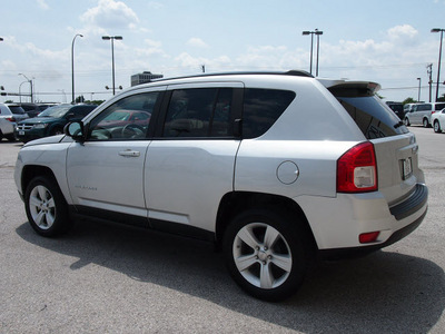 jeep compass 2011 silver suv gasoline 4 cylinders 2 wheel drive automatic 76011